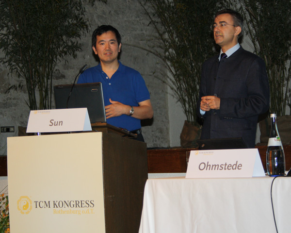 Dokter Sun op het TCM KONGRESS te Rothenburg, Duitsland Dokter Sun in in Duitsland